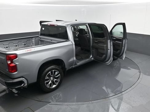 Used 2024 Chevrolet Silverado 1500 LT AWD/4WD image 27