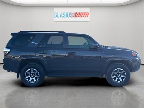 Used 2024 Toyota 4Runner TRD Off-Road image 2