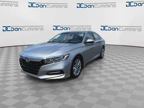 Used 2018 Honda Accord LX image 4
