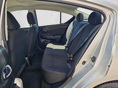 Used 2013 Nissan Versa SV FWD image 15