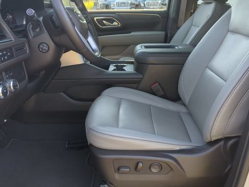 Used 2023 GMC Yukon XL SLT w/ SLT Luxury Package AWD/4WD image 19