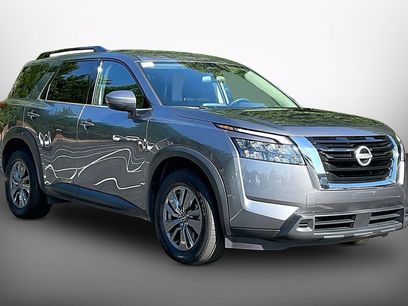 Used 2025 Nissan Pathfinder SV