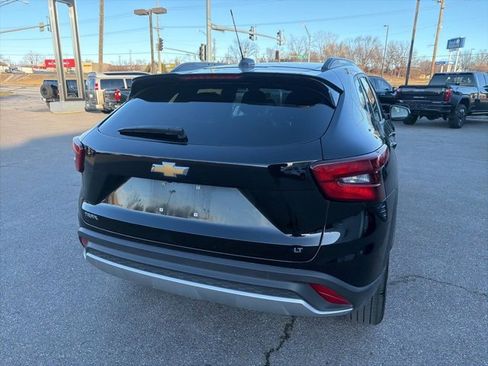 Used 2025 Chevrolet Trax LT w/ LT Convenience Package image 15