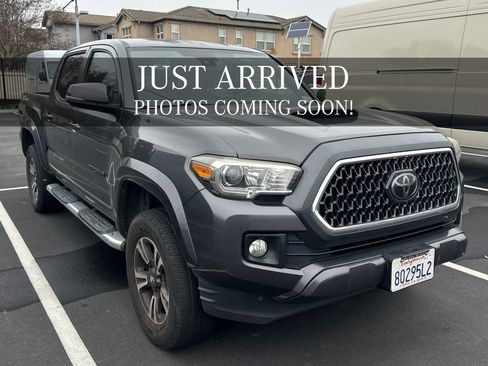 Used 2018 Toyota Tacoma 2WD Double Cab image 1