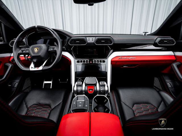 Used 2022 Lamborghini Urus AWD/4WD image 31