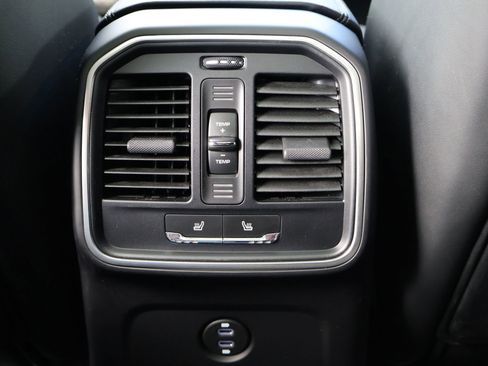 Certified 2024 Porsche Macan Turbo image 24