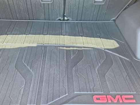Used 2024 GMC Terrain SLE AWD/4WD image 20