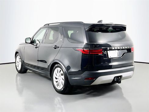 Used 2024 Land Rover Discovery S image 7