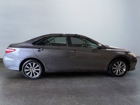 Used 2016 Toyota Camry XLE image 6
