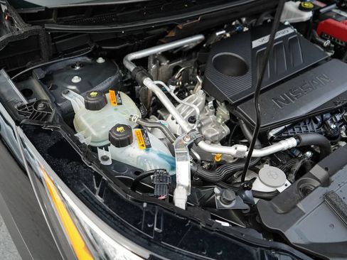 Used 2025 Nissan Rogue SV FWD image 35