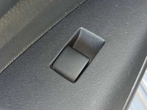 Used 2023 Toyota Corolla LE image 36