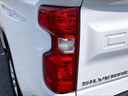 Used 2020 Chevrolet Silverado 1500 LT w/ Convenience Package AWD/4WD image 31