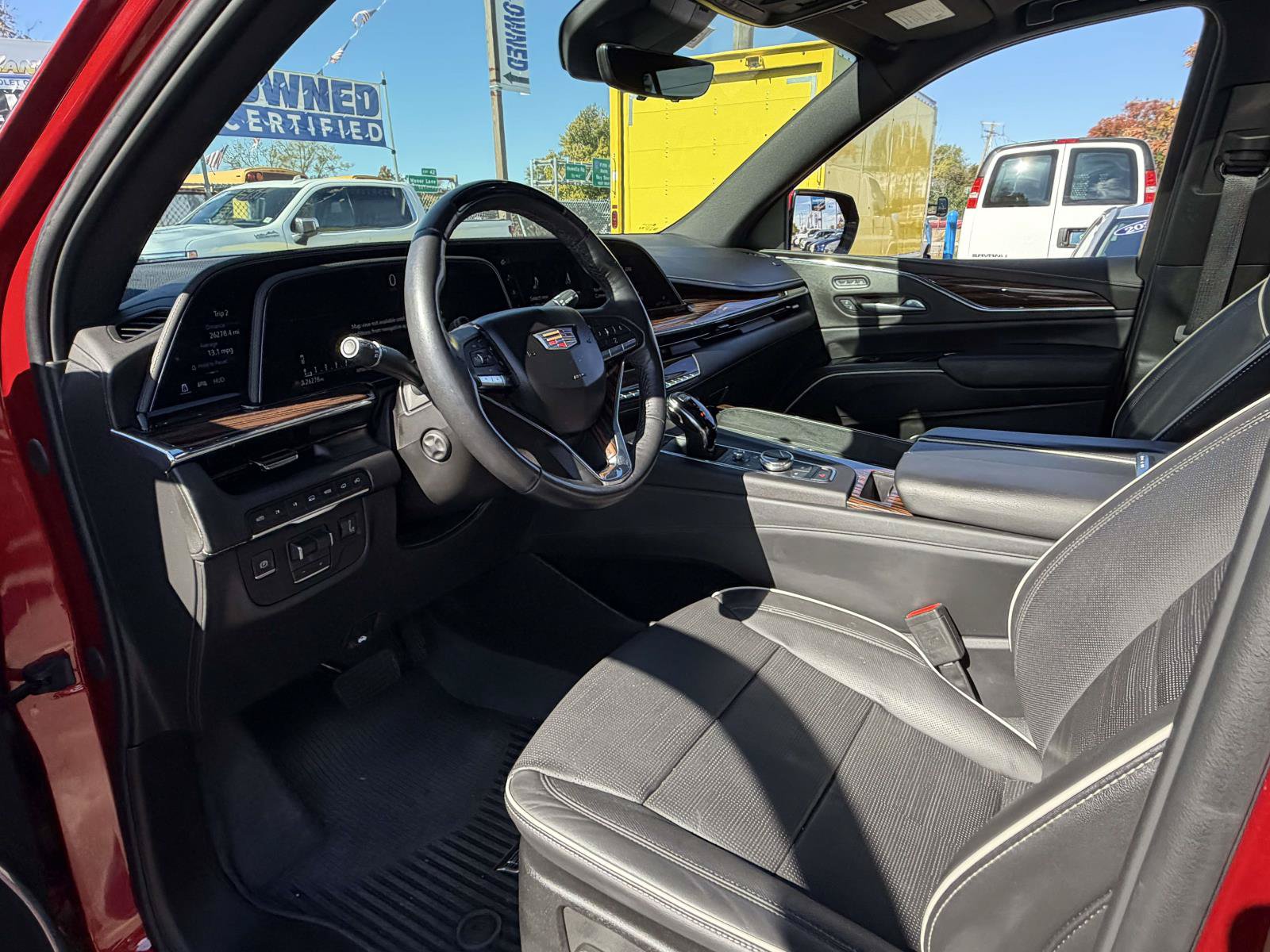 Used 2023 Cadillac Escalade Premium Luxury w/ Performance Package AWD/4WD image 13