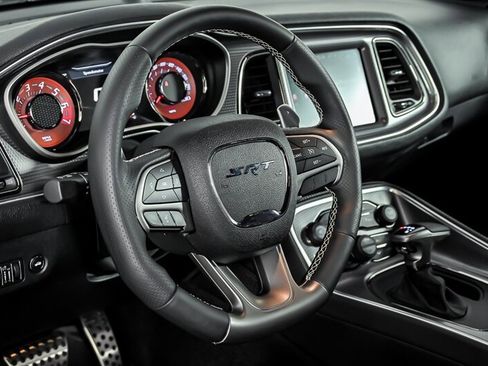 Used 2016 Dodge Challenger SRT Hellcat RWD image 19
