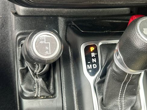 Used 2021 Jeep Wrangler Unlimited Sahara AWD/4WD image 13