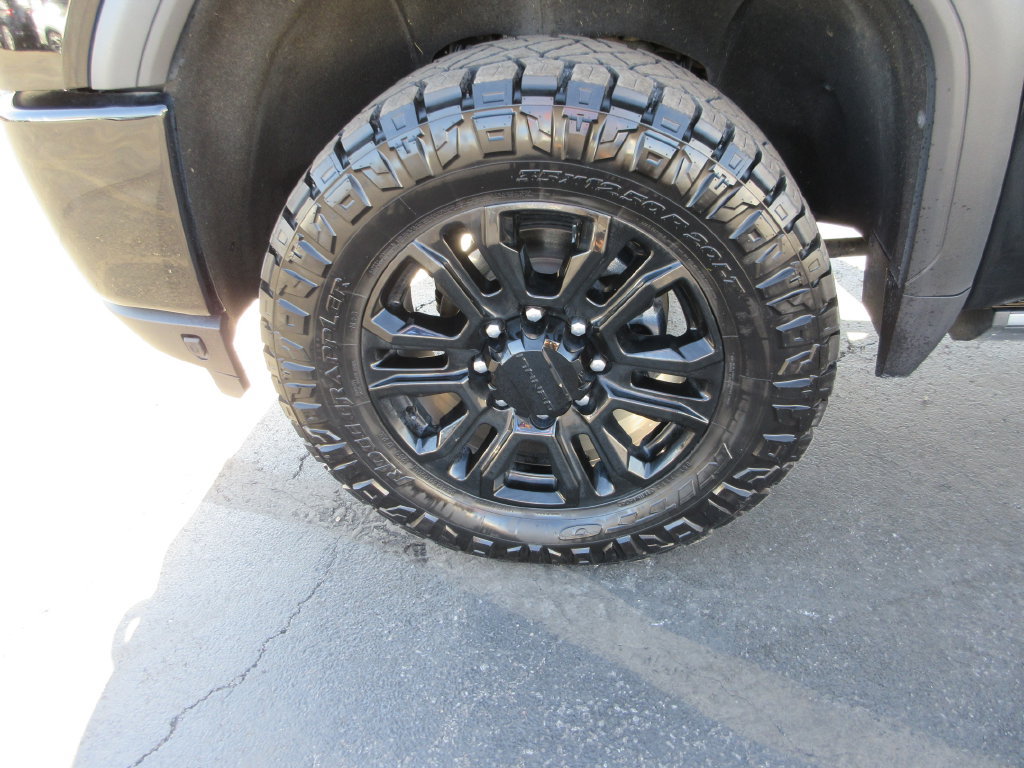 Certified 2022 GMC Sierra 2500 Denali w/ Denali Black Diamond Edition AWD/4WD image 15
