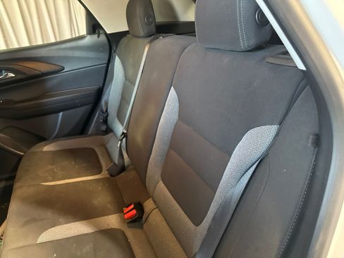 Used 2024 Chevrolet TrailBlazer LT AWD/4WD image 17
