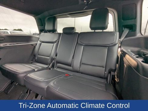 Used 2025 Ford Expedition Platinum w/ Stealth Performance Package AWD/4WD image 17