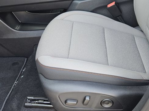 New 2027 Chevrolet Traverse LT w/ Midnight/Sport Edition FWD image 24