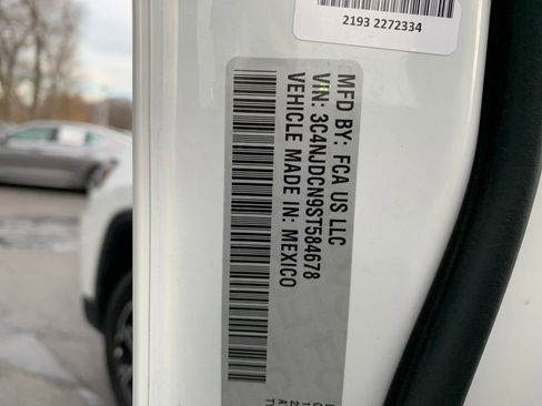 Used 2025 Jeep Compass Limited image 29