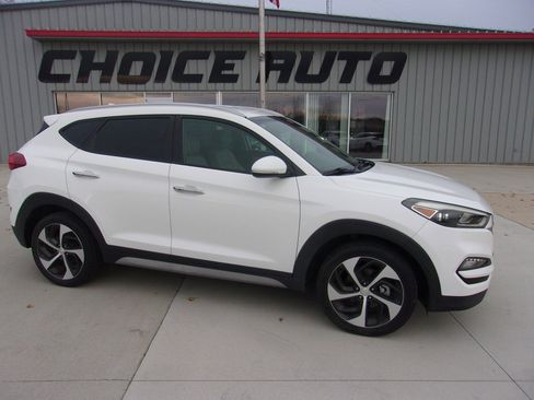 Used 2017 Hyundai Tucson Limited w/ Cargo Package image 2