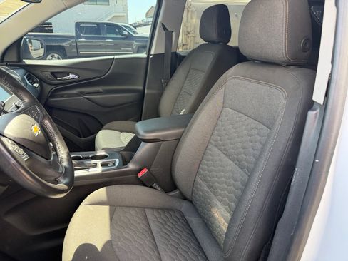 Used 2018 Chevrolet Equinox LT FWD image 15