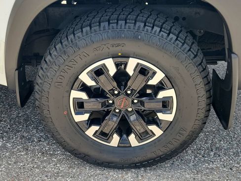 Certified 2022 Nissan Frontier Pro-X RWD image 5