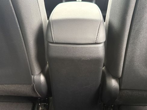 Used 2025 Kia Soul LX w/ LX Technology Package FWD image 23