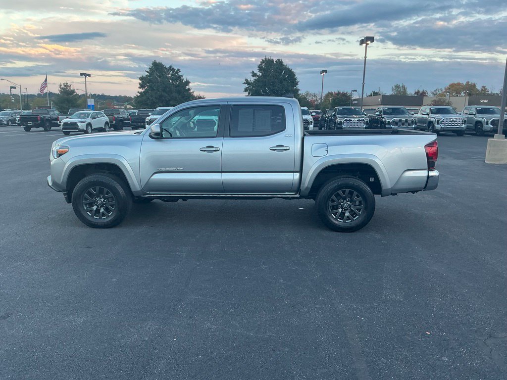 Certified 2023 Toyota Tacoma SR5 AWD/4WD image 10