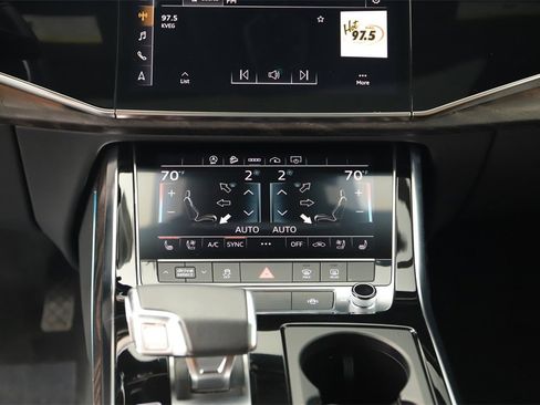 Used 2021 Audi Q8 Premium Plus image 20