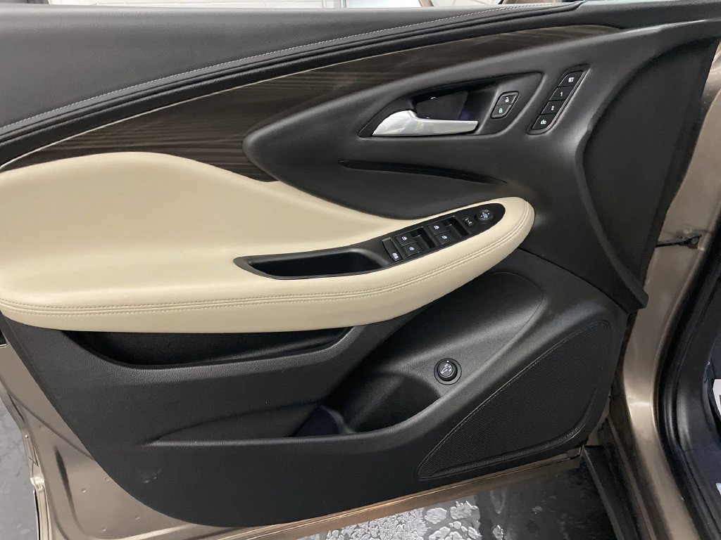 Used 2019 Buick Envision Essence AWD/4WD image 16