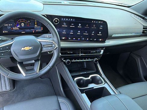 New 2026 Chevrolet Traverse LT w/ Driver Confidence Package FWD image 18