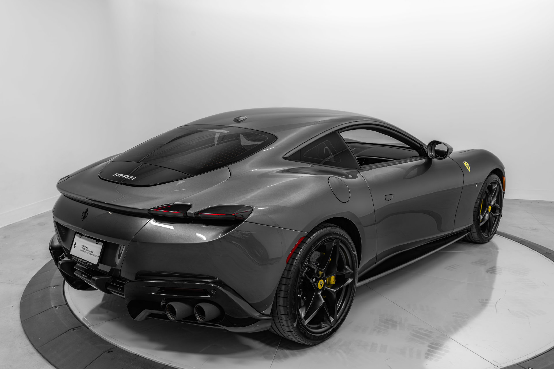 Certified 2023 Ferrari Roma RWD image 10