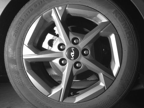 Used 2025 Kia K4 LXS image 15