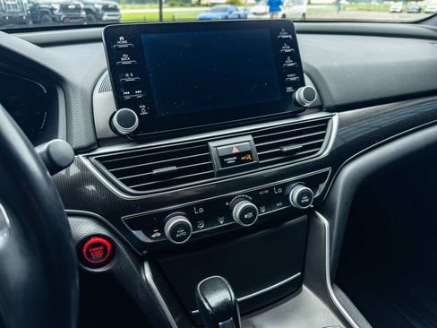 Used 2018 Honda Accord Sport image 11