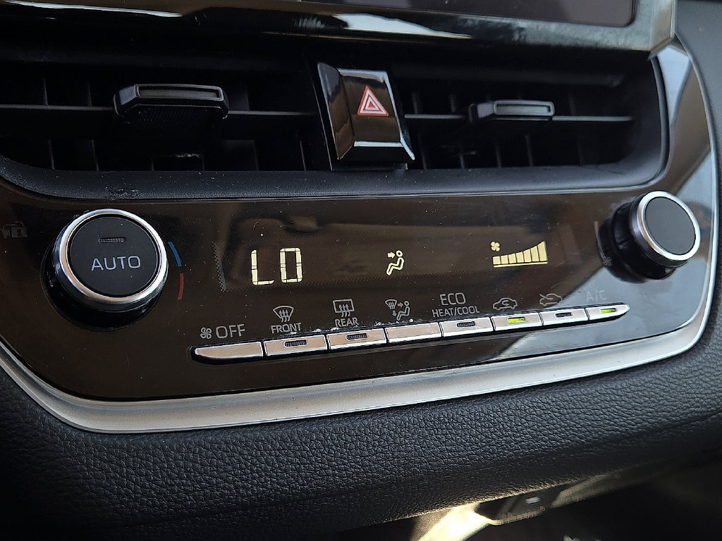Used 2023 Toyota Corolla LE FWD image 15