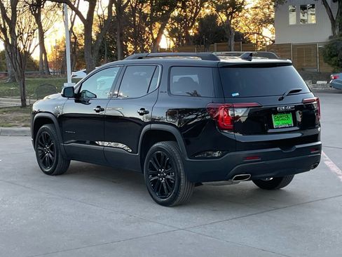 Used 2023 GMC Acadia SLE w/ Driver Convenience Package image 4