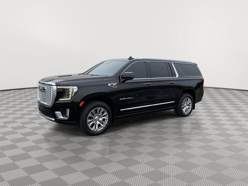 Used 2022 GMC Yukon XL Denali image 3
