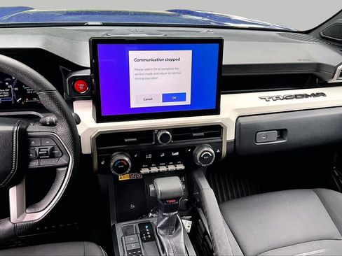 Certified 2024 Toyota Tacoma TRD Off-Road w/ TRD Off Road Upgrade Package AWD/4WD image 7
