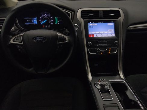 Used 2019 Ford Fusion SE FWD image 22