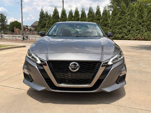 Used 2022 Nissan Altima 2.5 SR FWD image 8