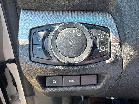 Used 2013 Ford Explorer XLT AWD/4WD image 3