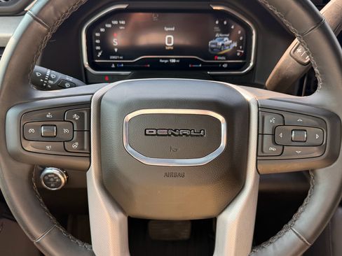 Used 2025 GMC Sierra 3500 Denali w/ Denali Reserve Package AWD/4WD image 28
