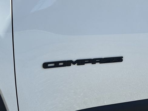 Used 2021 Jeep Compass Latitude image 36