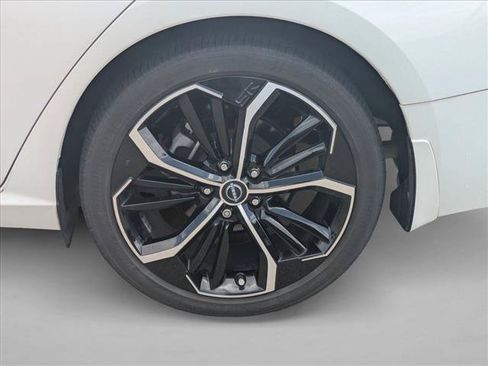 Used 2023 Nissan Altima 2.5 SR FWD image 8