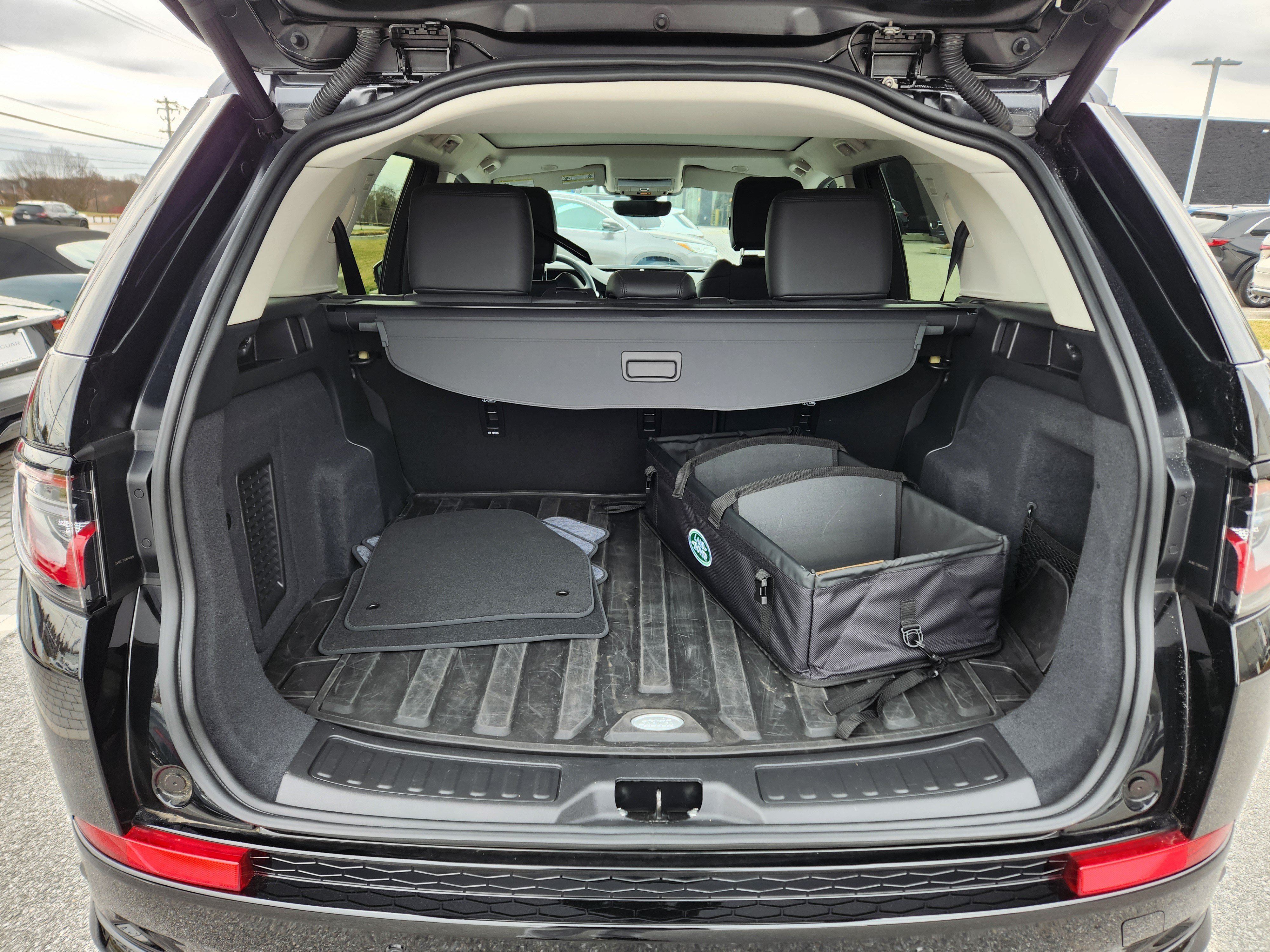 Certified 2025 Land Rover Discovery Sport S AWD/4WD image 8