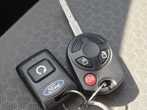 Used 2018 Ford Escape SE w/ SE Sync 3 Package image 31