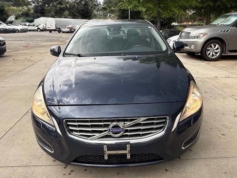 Used 2012 Volvo S60 T5 w/ Climate Pkg FWD image 9