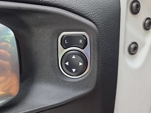Used 2024 Jeep Wrangler Unlimited Sahara AWD/4WD image 26
