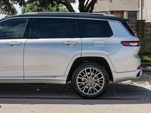 Used 2023 Jeep Grand Cherokee L Summit AWD/4WD image 23